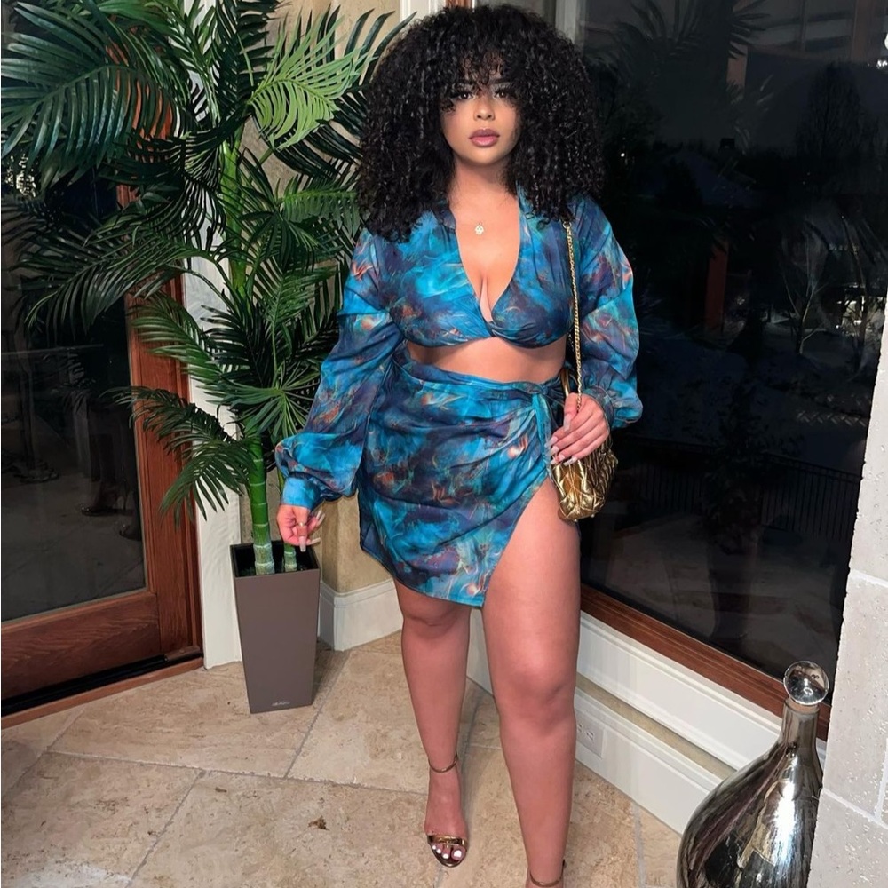 Green Print Twist Front balloon Sleeve Crop Top